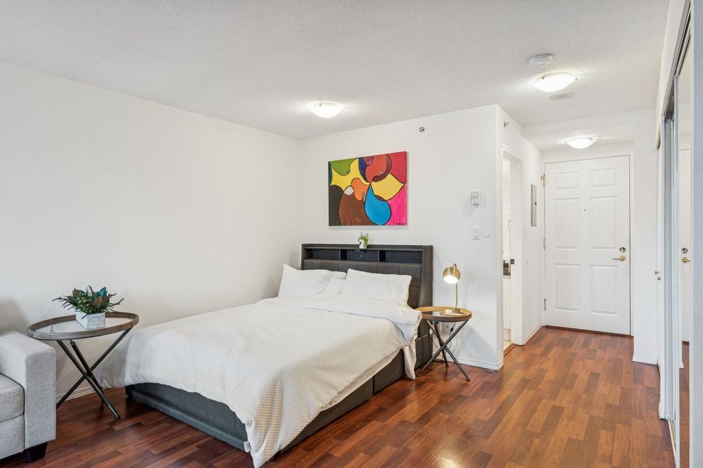 listing image 1100687340574779400