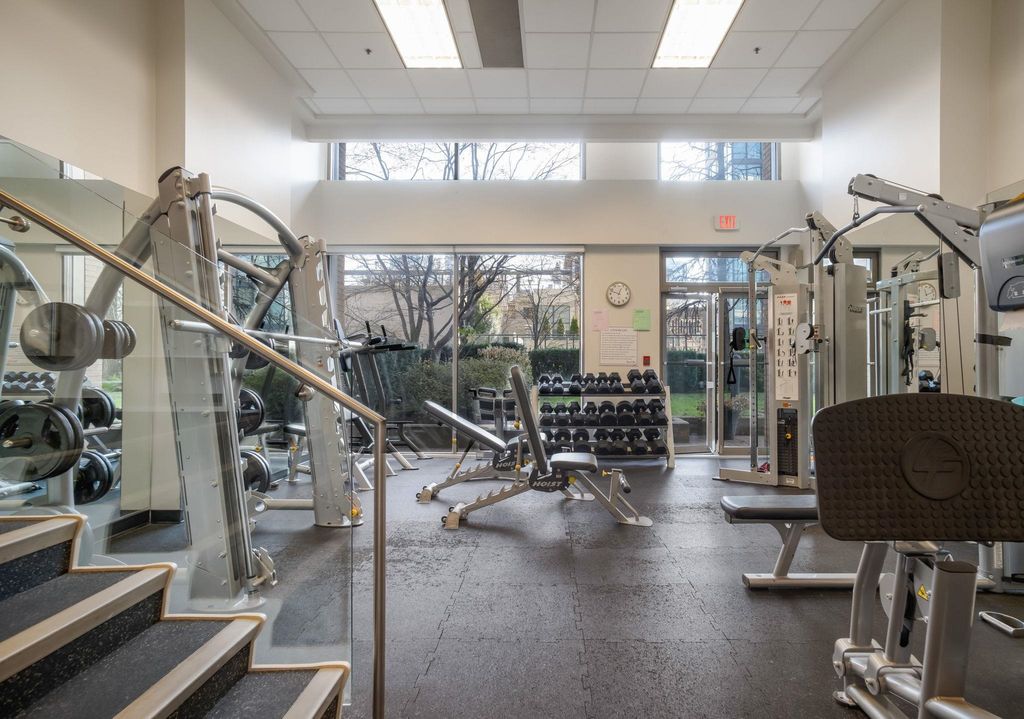 listing image 1101867861655794752