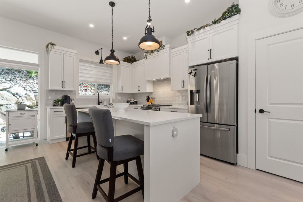 listing image 1107346141398870222