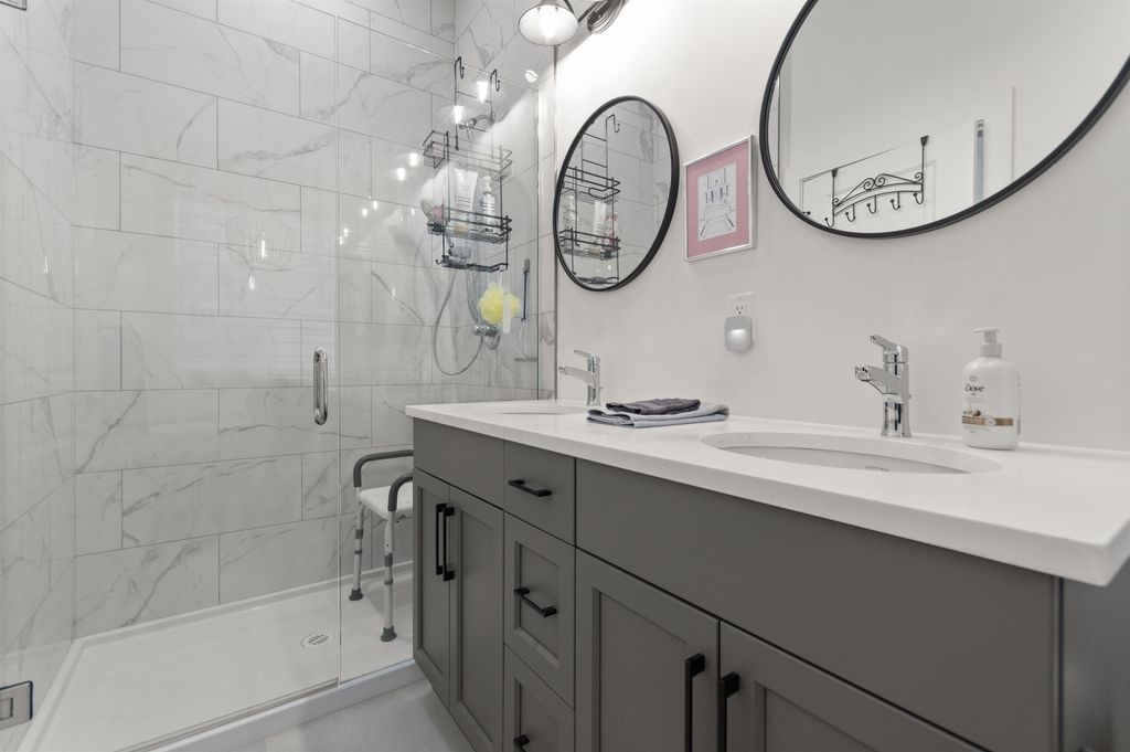 listing image 1106420918676396789