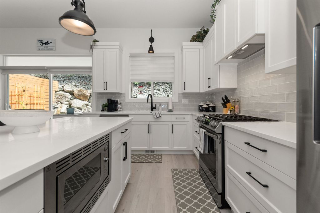 listing image 1105165006056710244