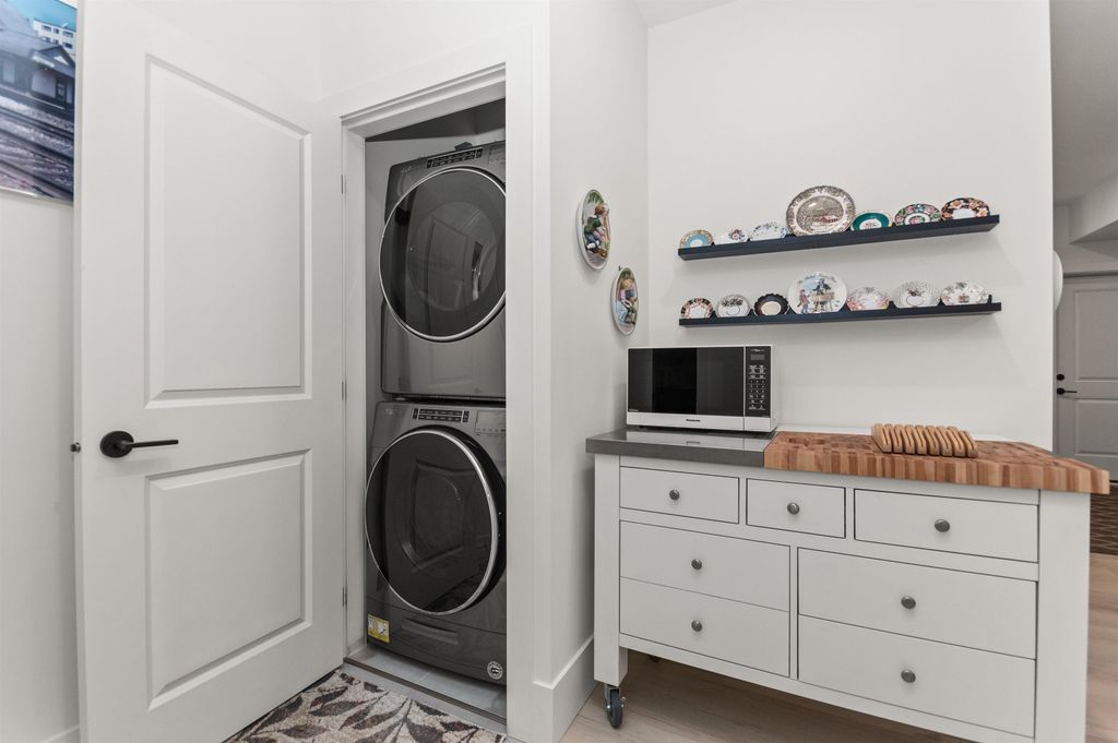 listing image 1107650133050223158