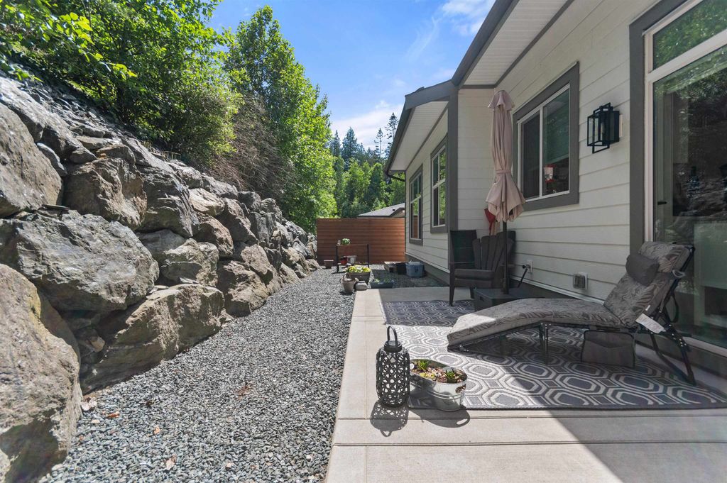 listing image 1105998304777218753