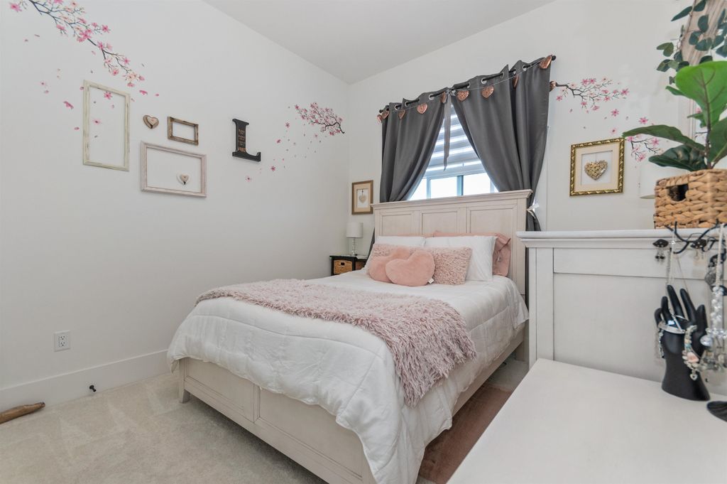 listing image 1101520989662843837