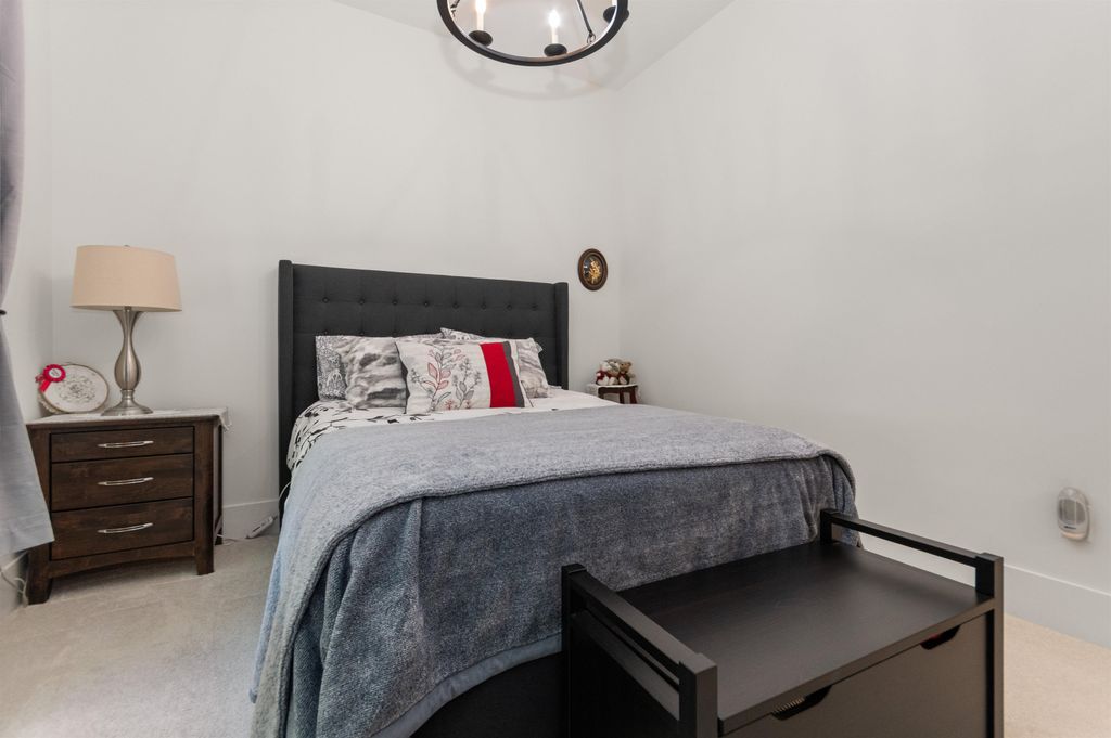 listing image 1109301349418018615