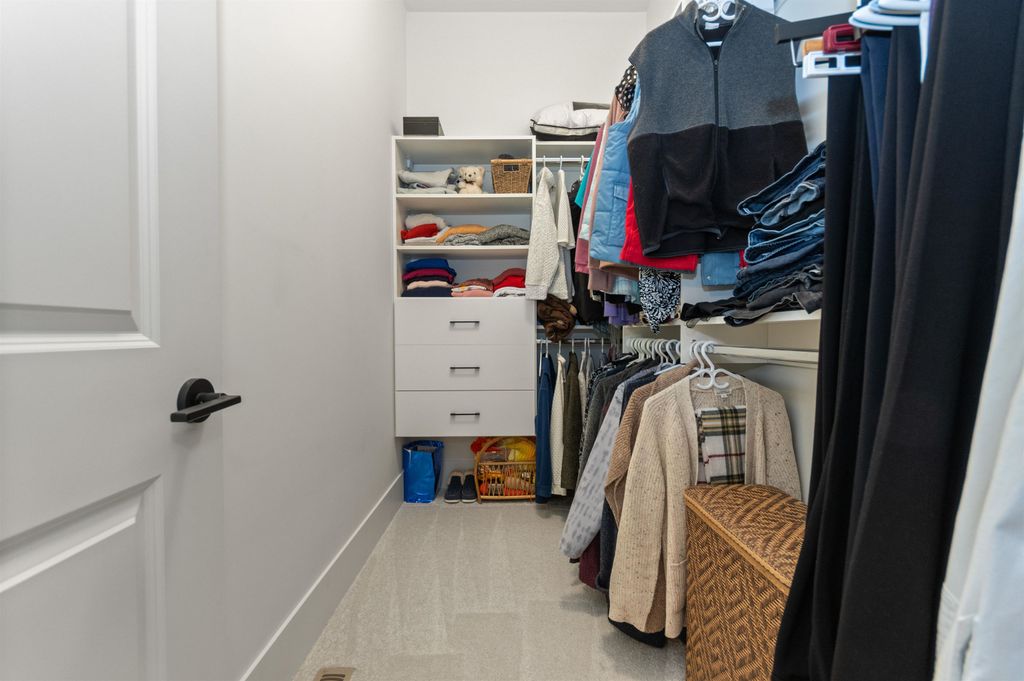 listing image 1109124735465202978