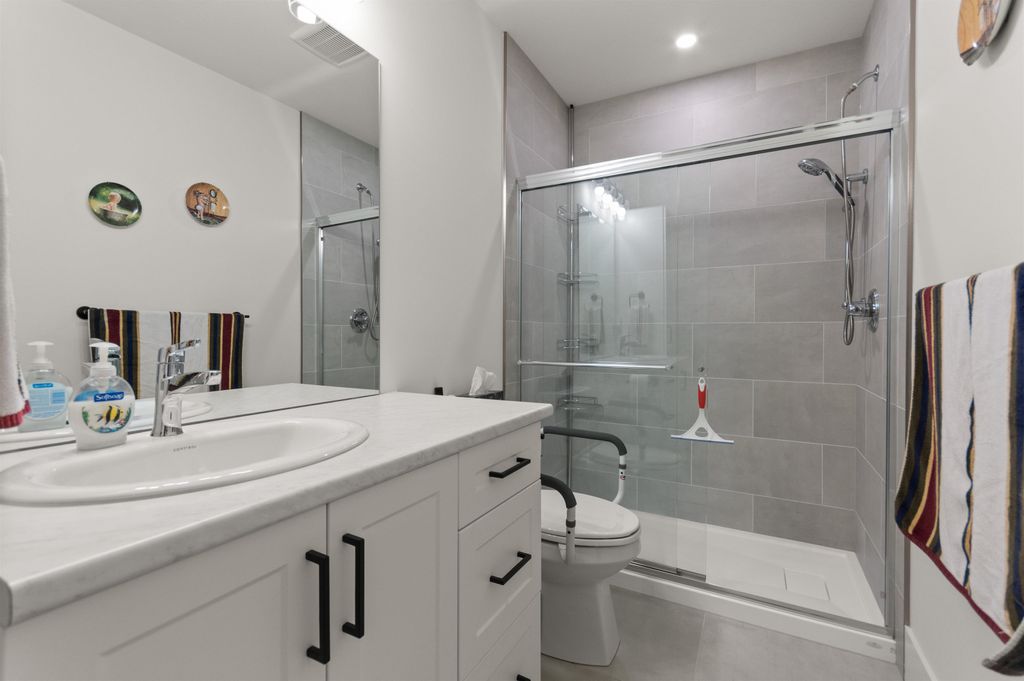 listing image 1105749880747781741