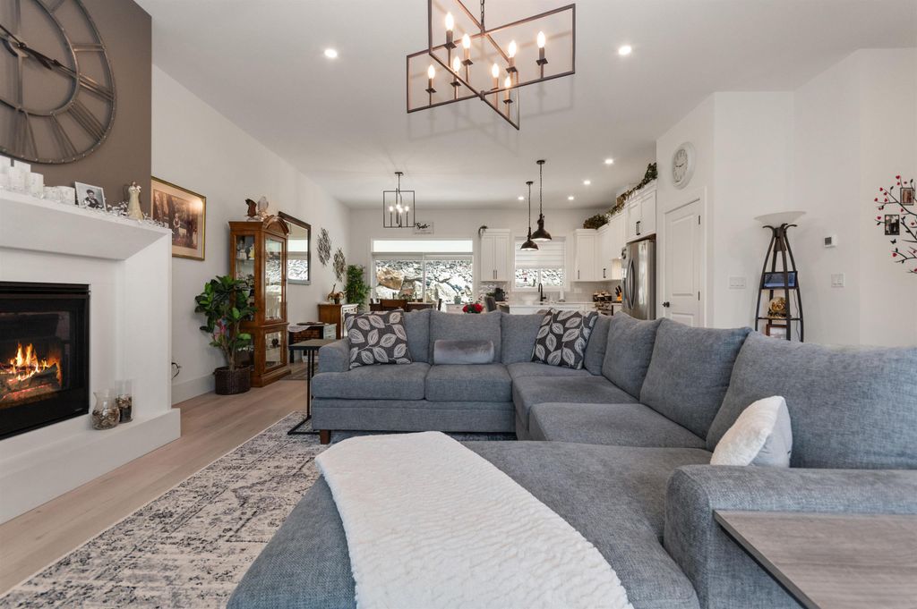 listing image 1100774624981093187