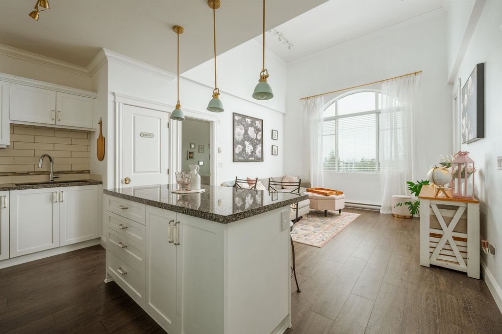 Photo of 11882 226 Street #410, Maple Ridge, BC V2X 9C7 (MLS # R3114001)