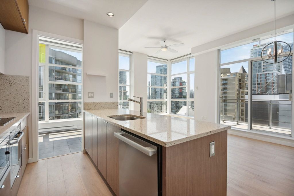 listing image 1106943086736816640