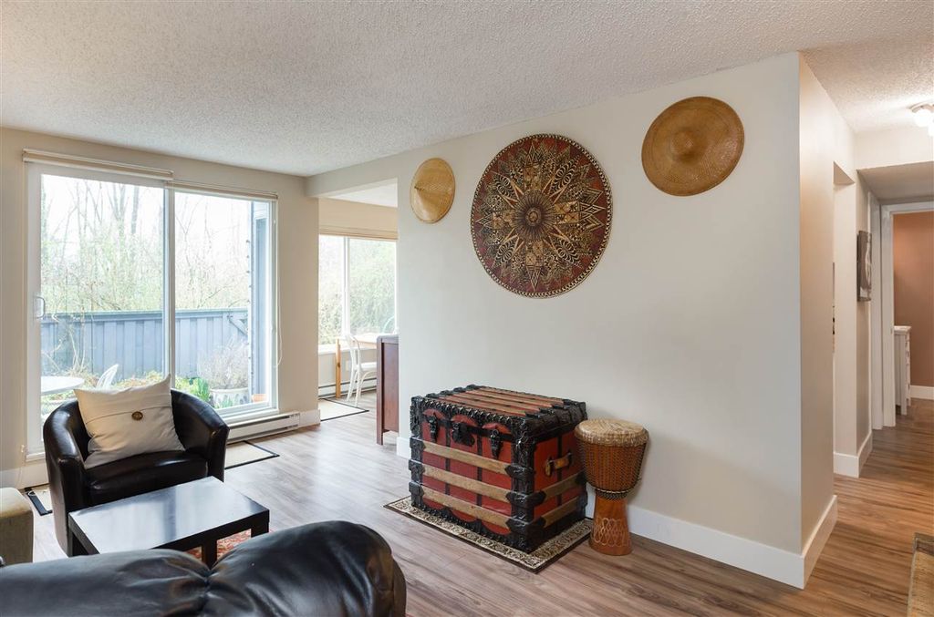 listing image 1103176261463079760