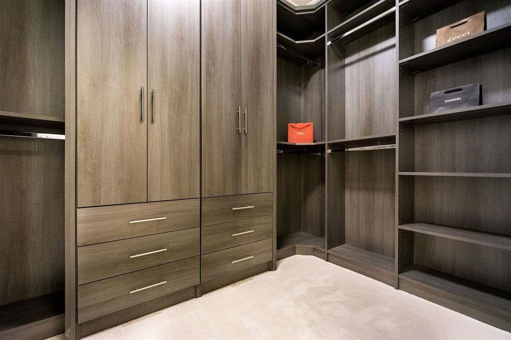 listing image 1109343985321179573