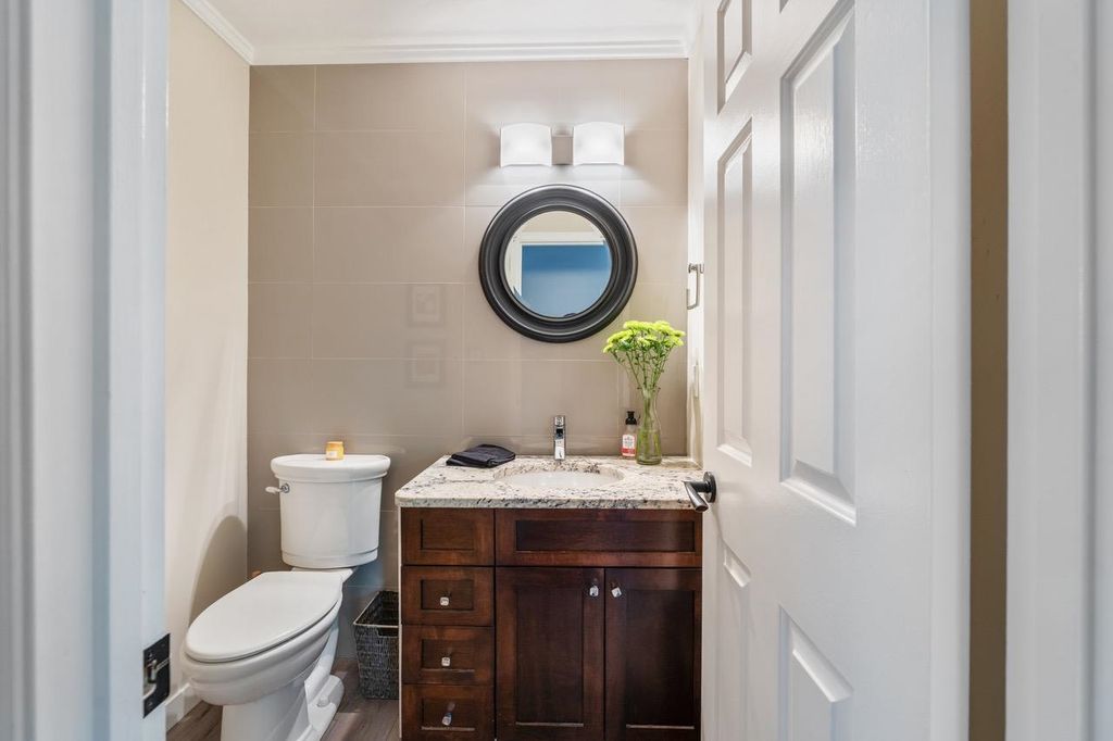 listing image 1106713920144355954