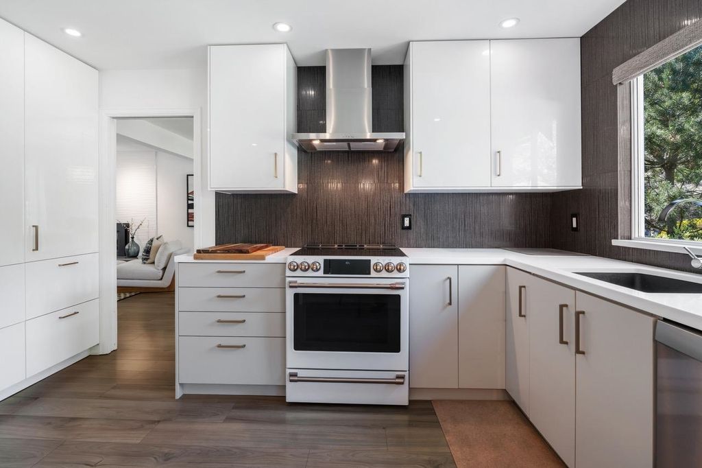 listing image 1100362519762555764