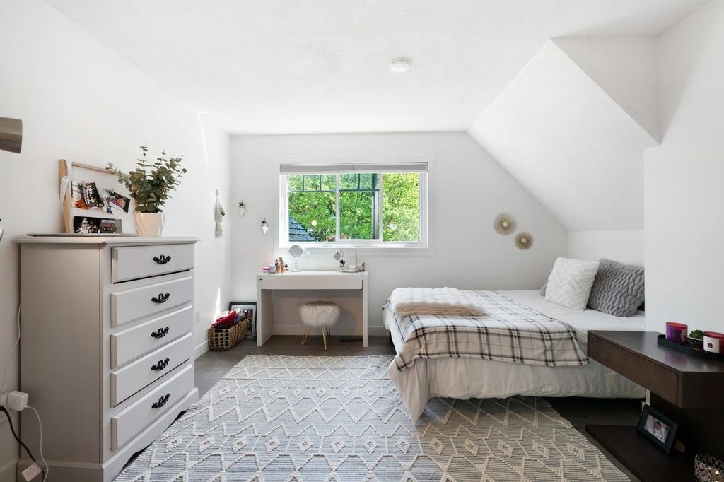 listing image 1102640149845874132