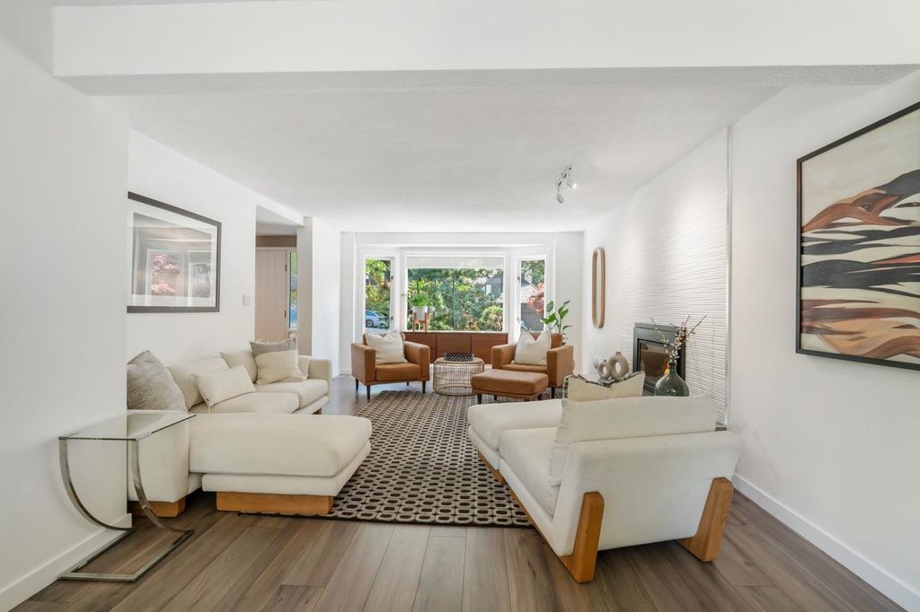 listing image 1106255245003423515