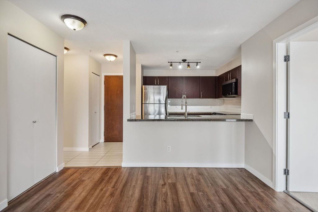 listing image 1107864229025282116