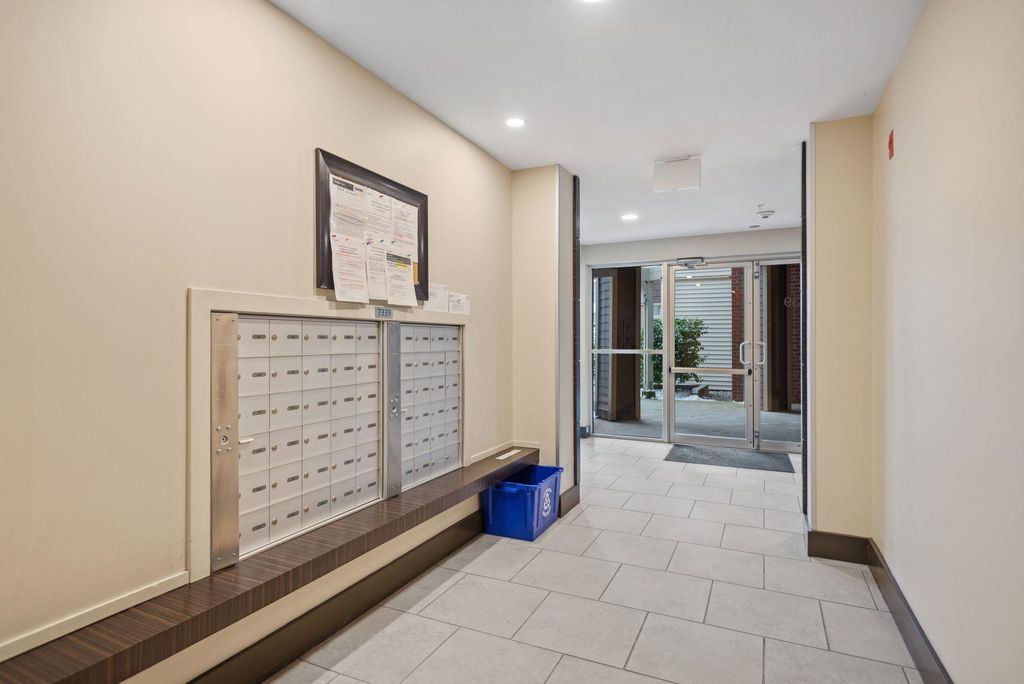 listing image 1104477973231477758