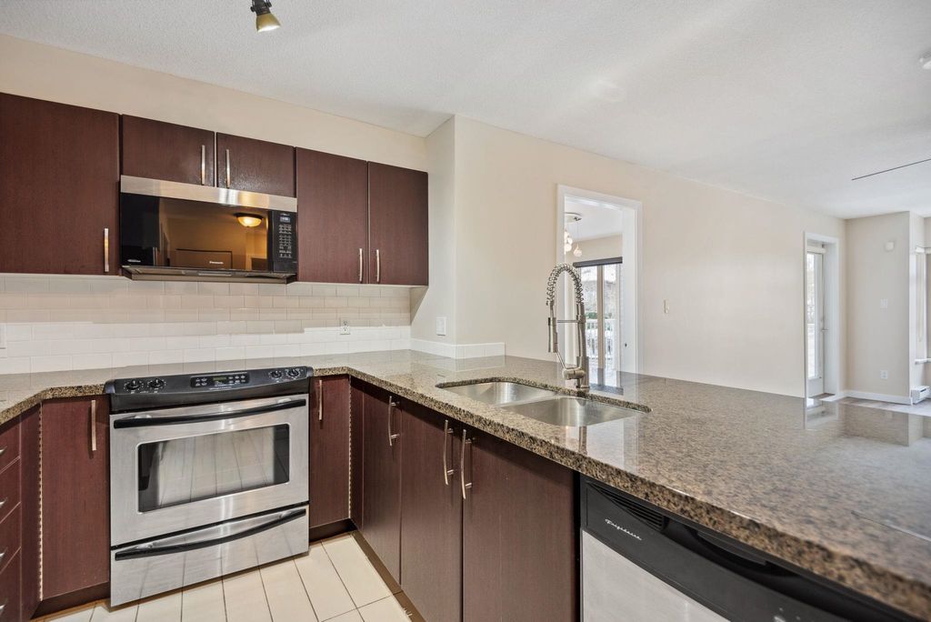 listing image 1104544855213764935