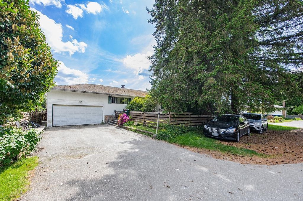 Photo of 21670 119 Avenue, Maple Ridge, BC V2X 2Y3 (MLS # R3114388)