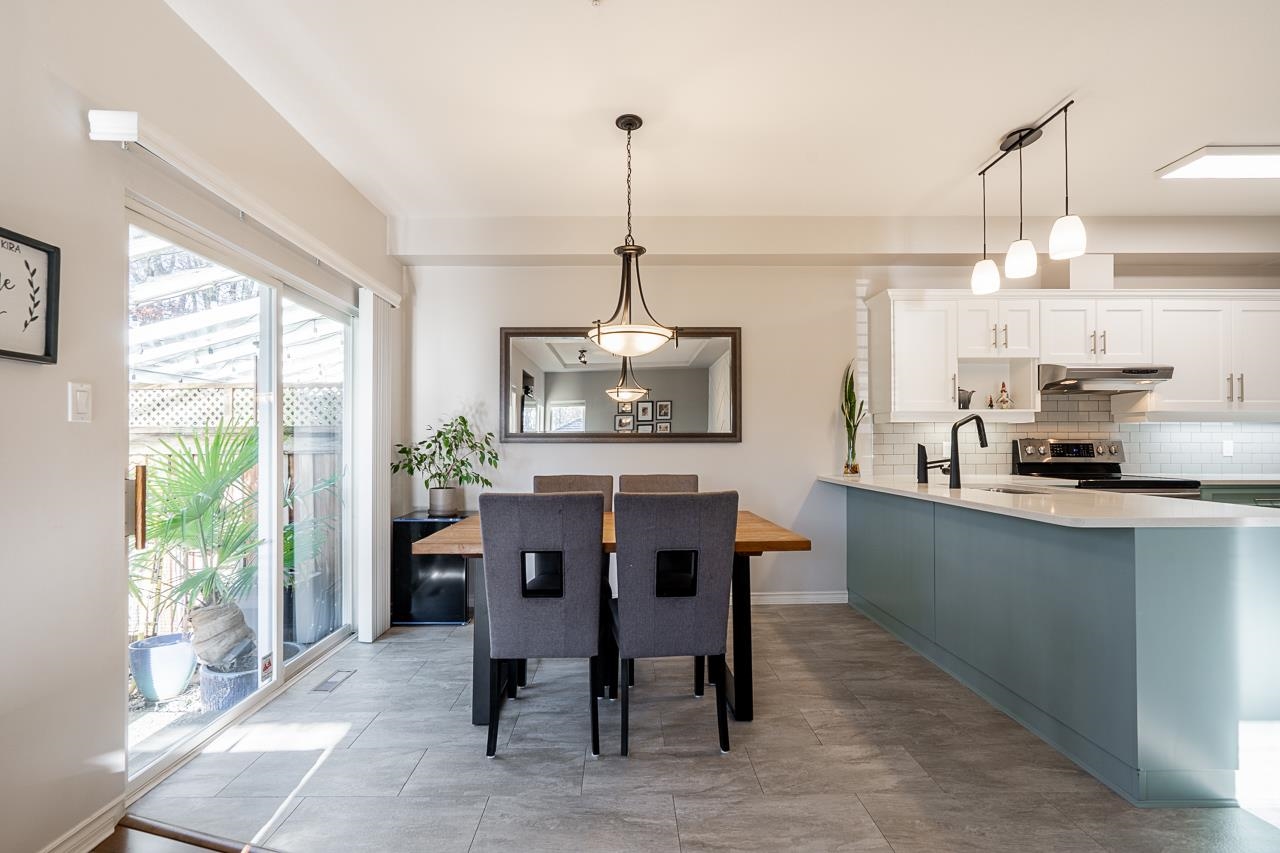 998 Riverside Drive 9