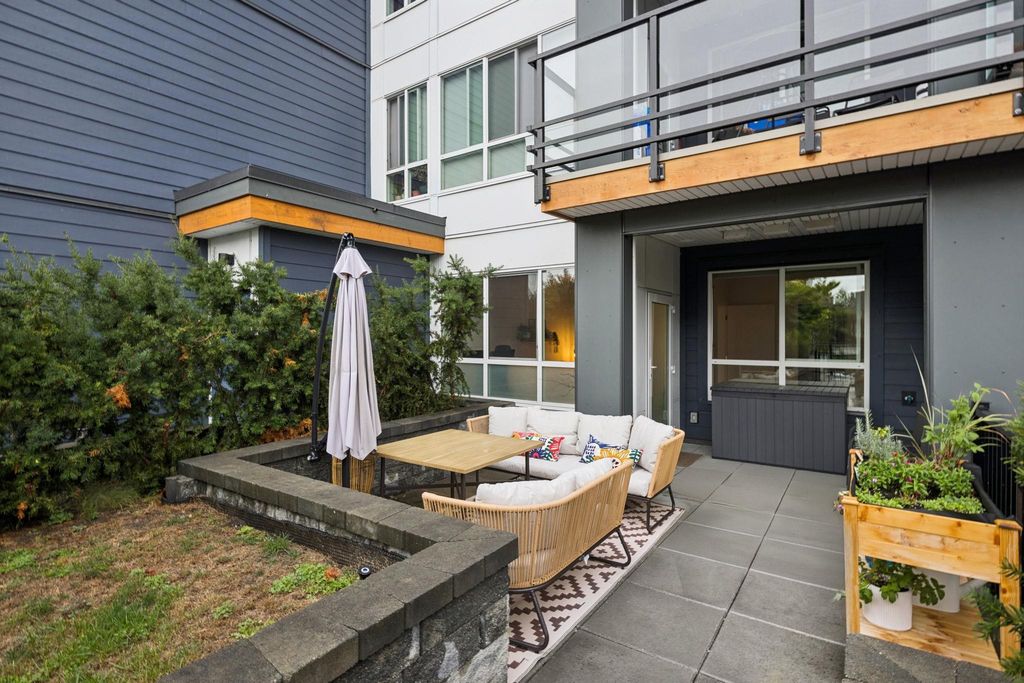 listing image 1100195776663436905