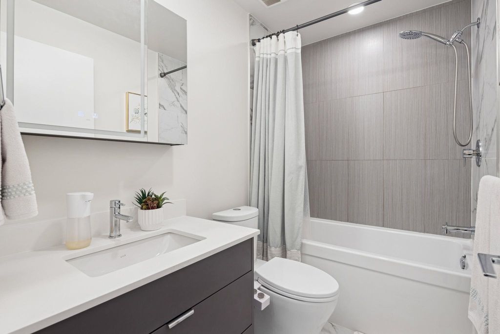 listing image 1104535170147562447