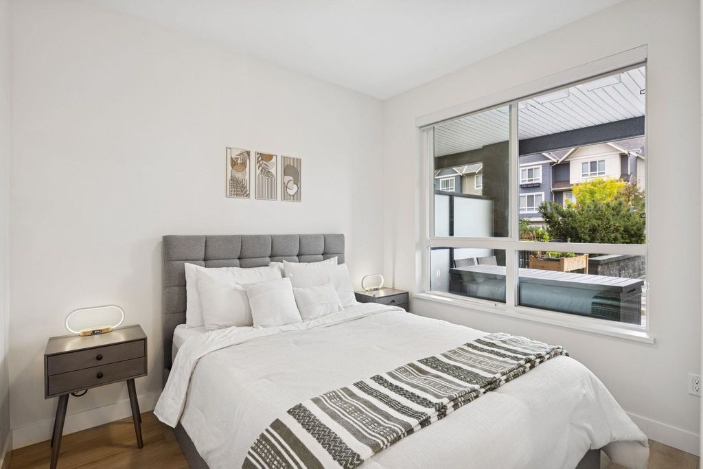 listing image 1104805469339481037