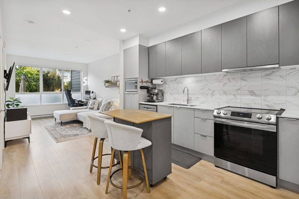 listing image 1104016494352216757