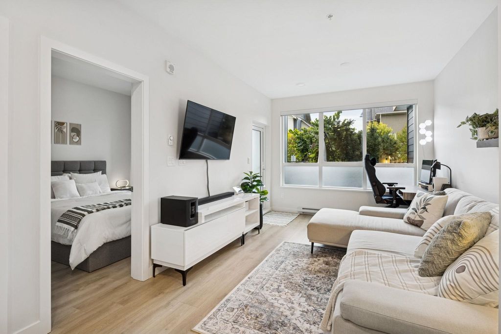 listing image 1103081833210672930