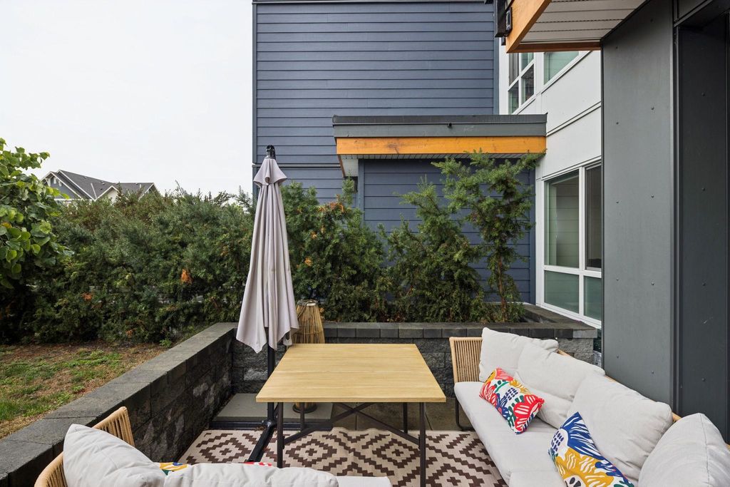 listing image 1105708815006520322