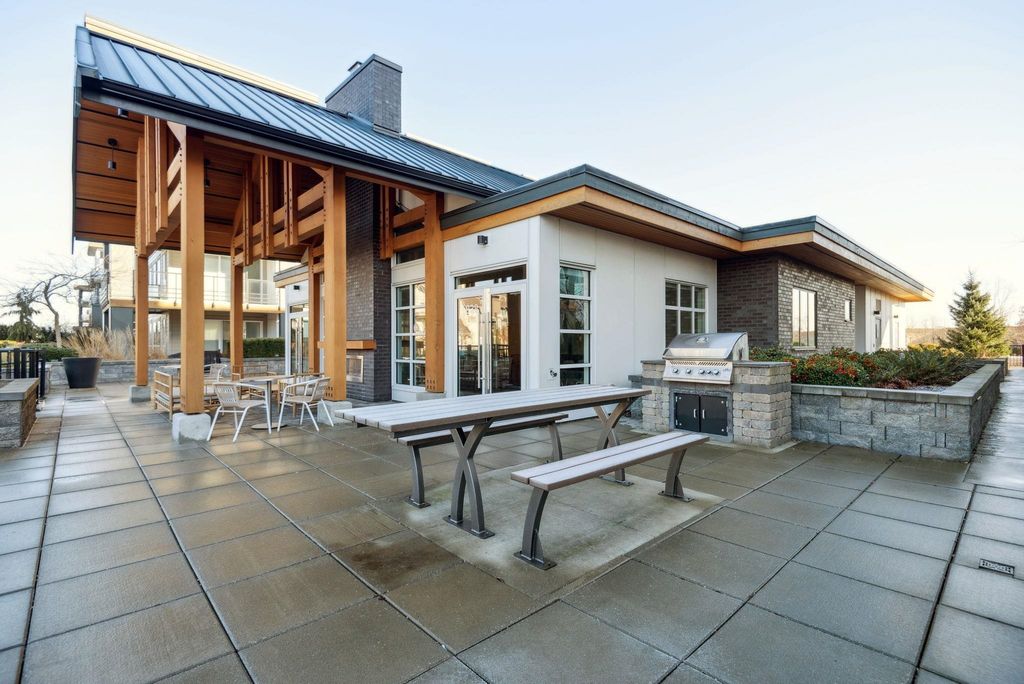 listing image 1102497218615214853