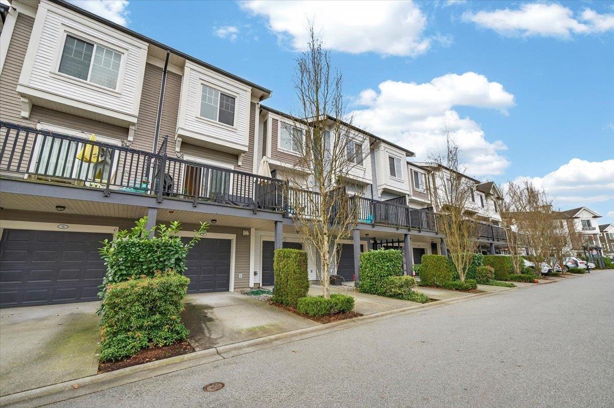 3010 Riverbend Drive 39