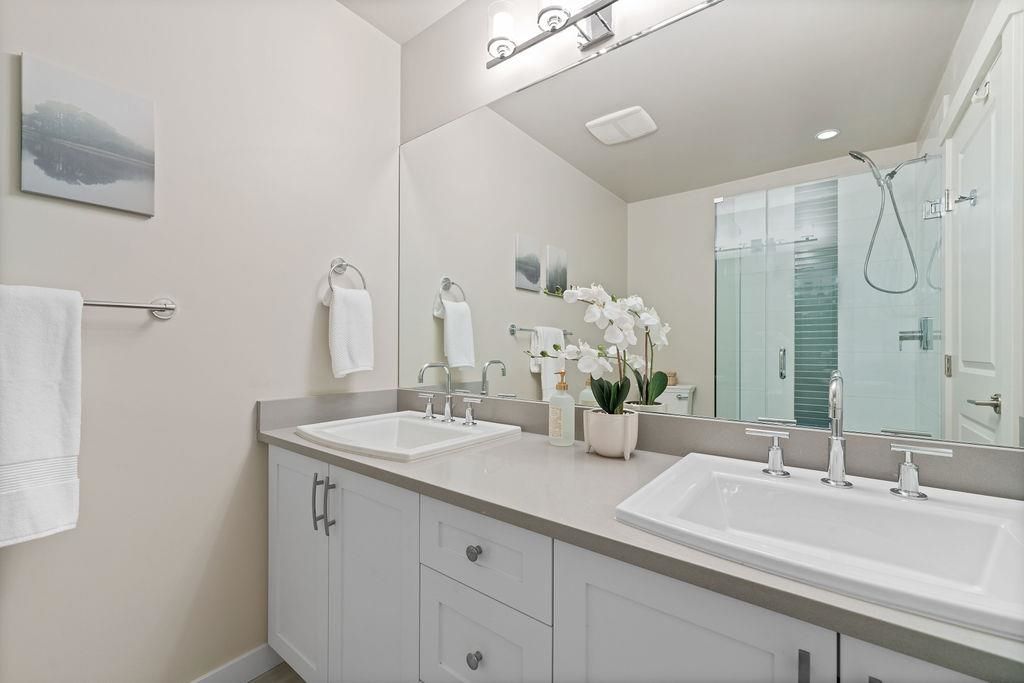 listing image 1102920721717452438