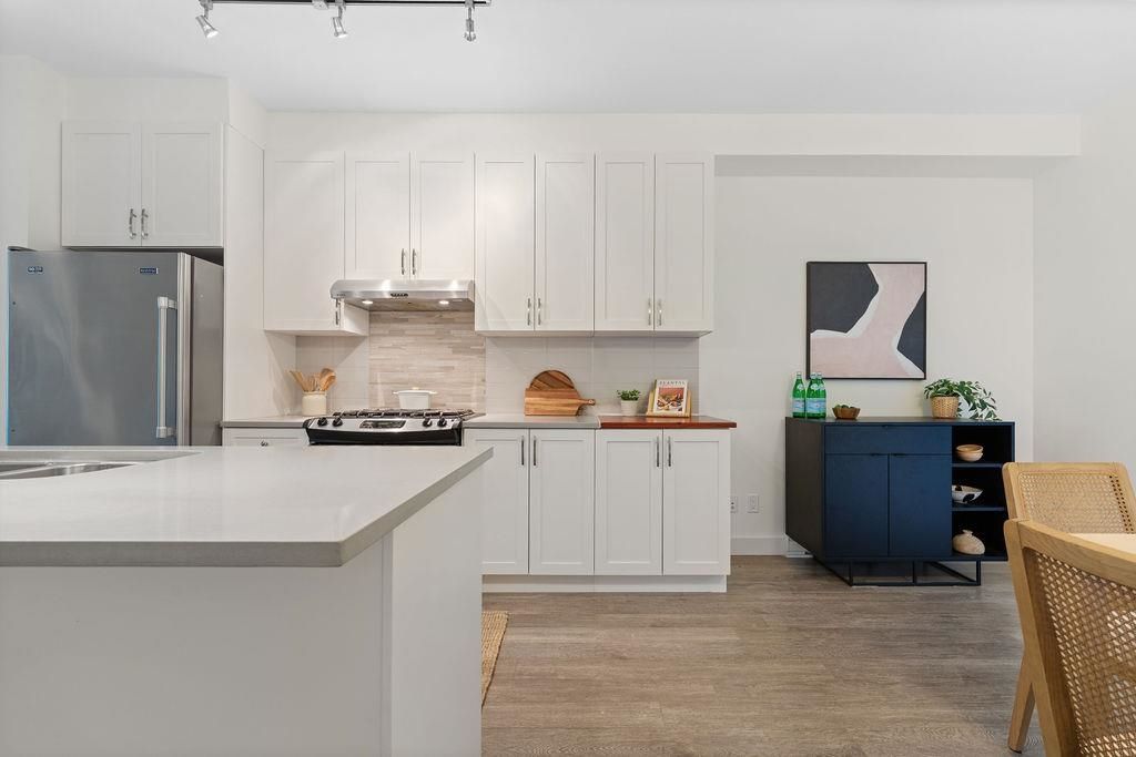 listing image 1103211115438528211