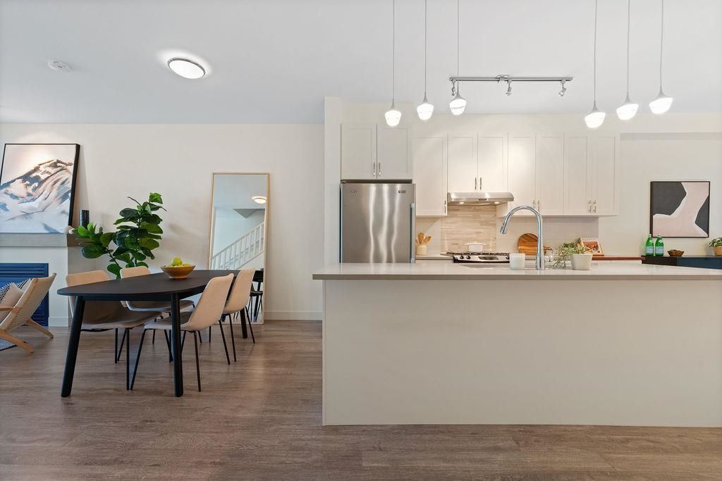 listing image 1100043127492359626