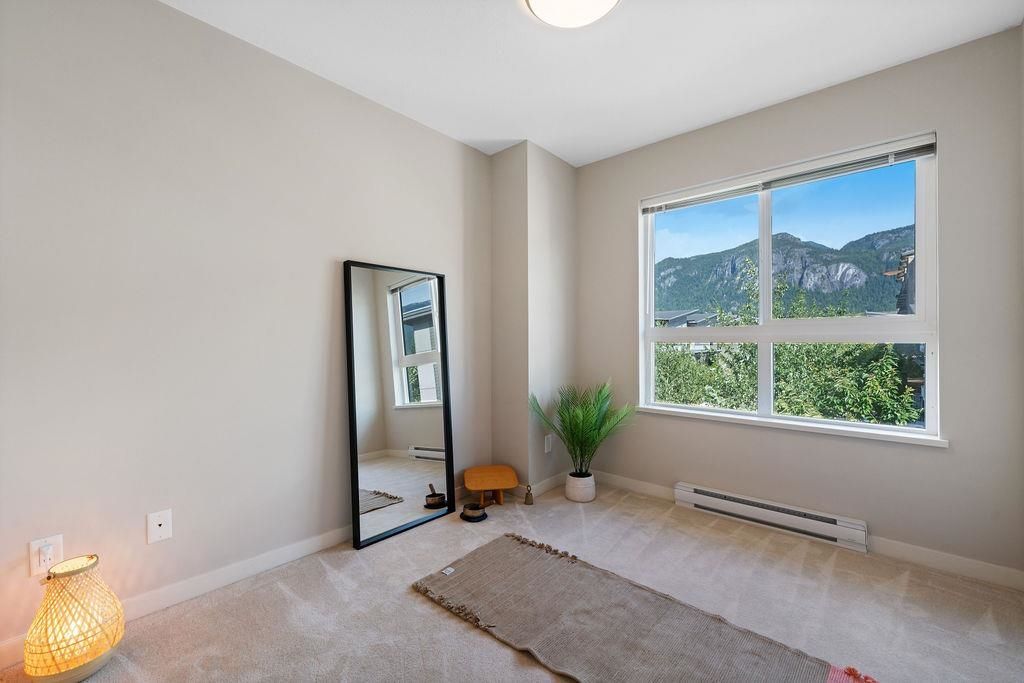 listing image 1102614365436586878