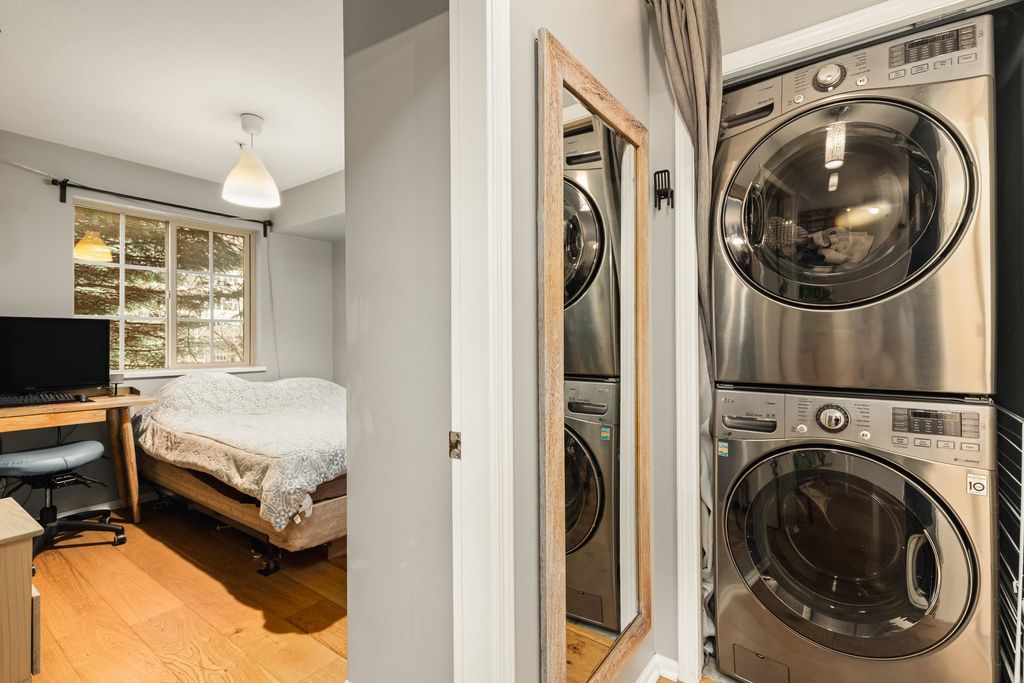 listing image 1101452218572631259