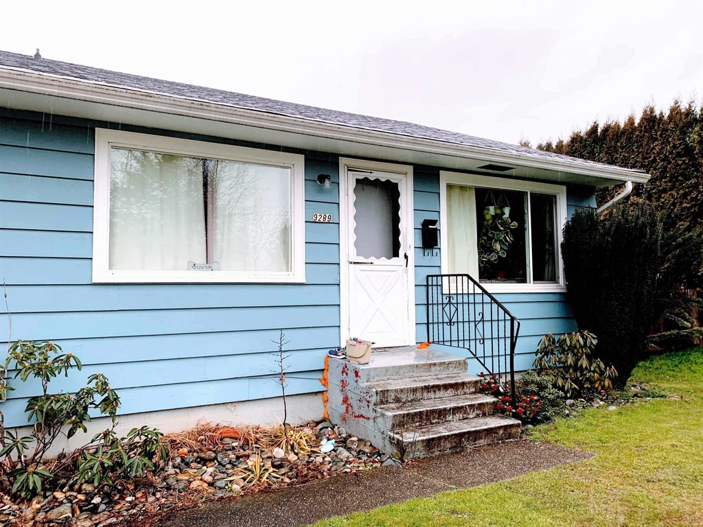 Photo of 9287 Armitage Street, Chilliwack, BC V2P 5Y3 (MLS # R3165757)