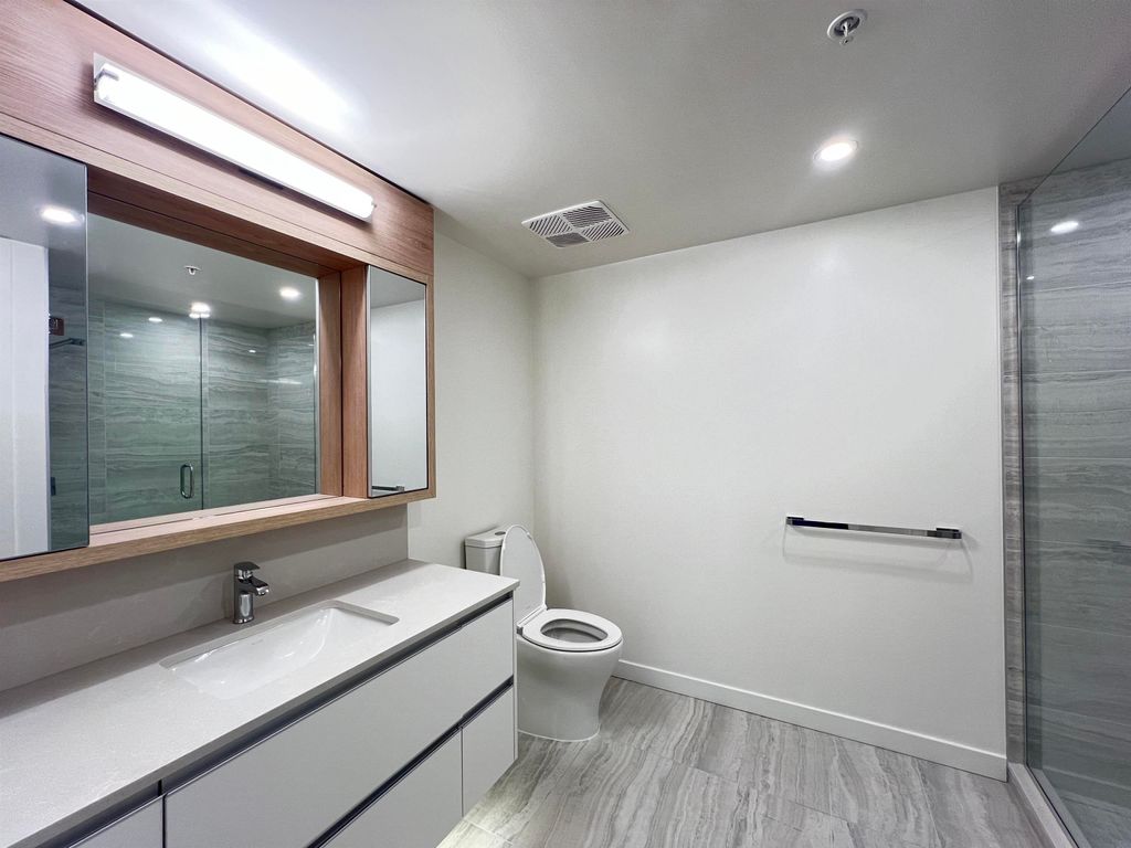 listing image 1108749318195845376
