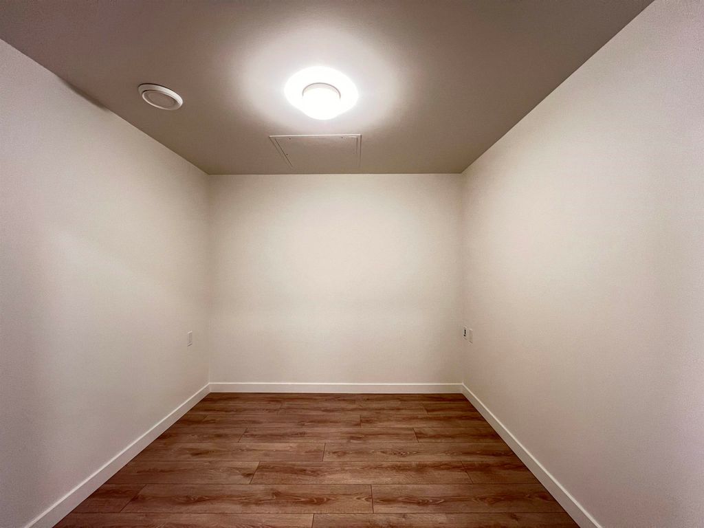 listing image 1107371239211381926