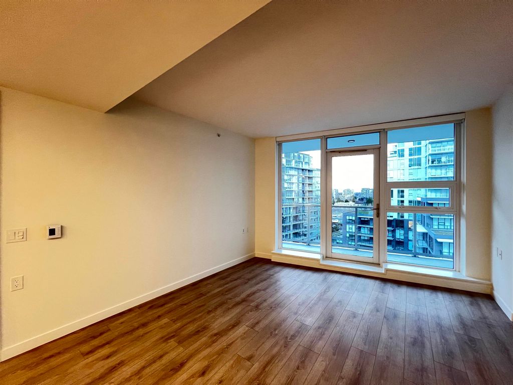 listing image 1106318058735427201