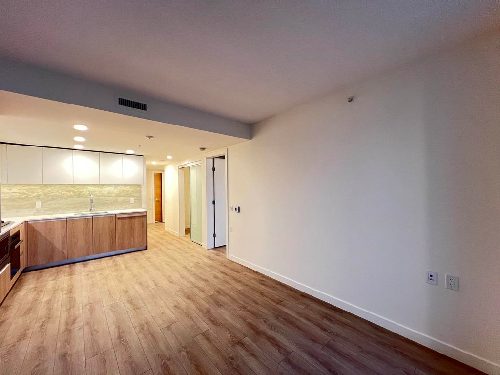 listing image 1102129654084307337