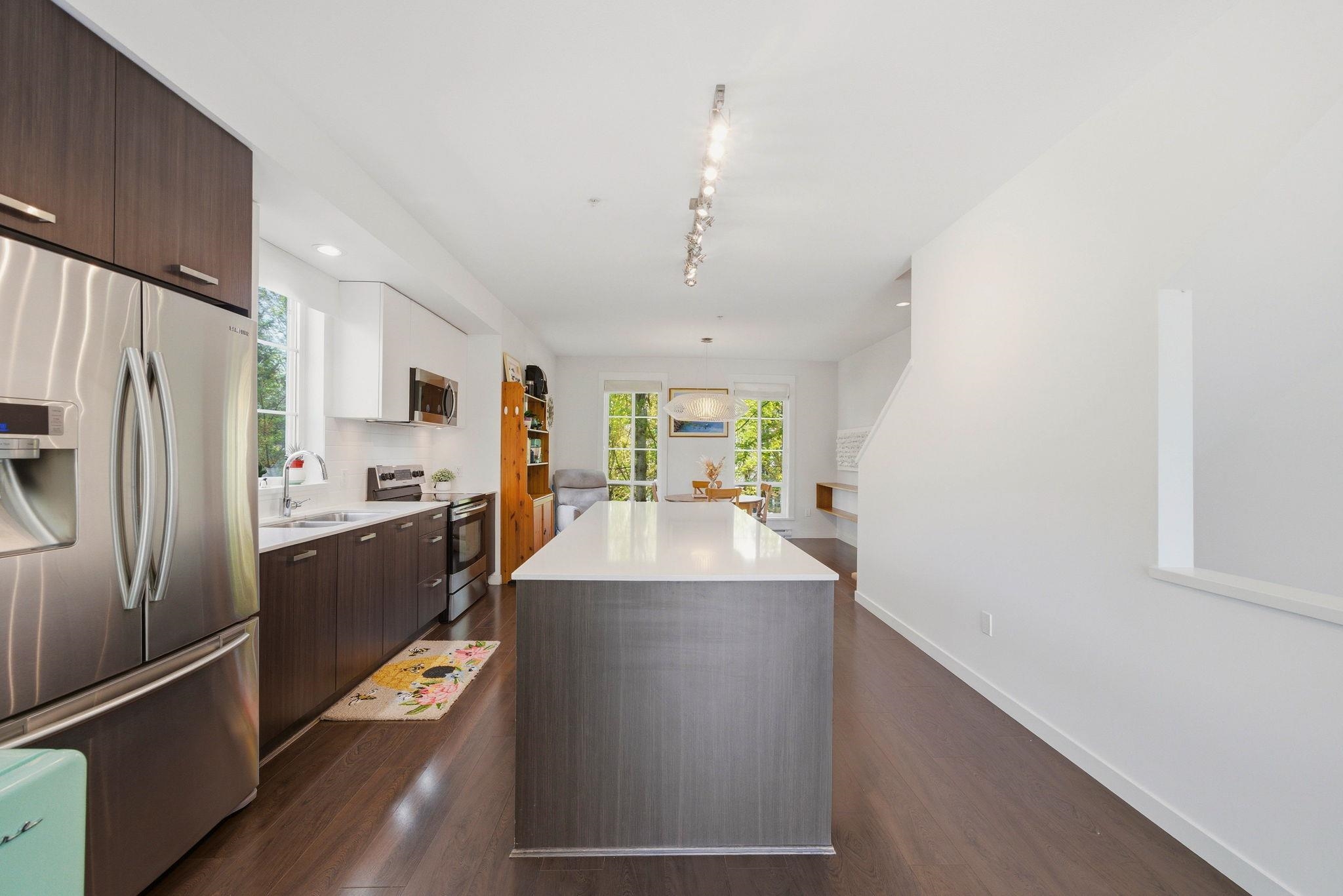2423 Avon Place 1