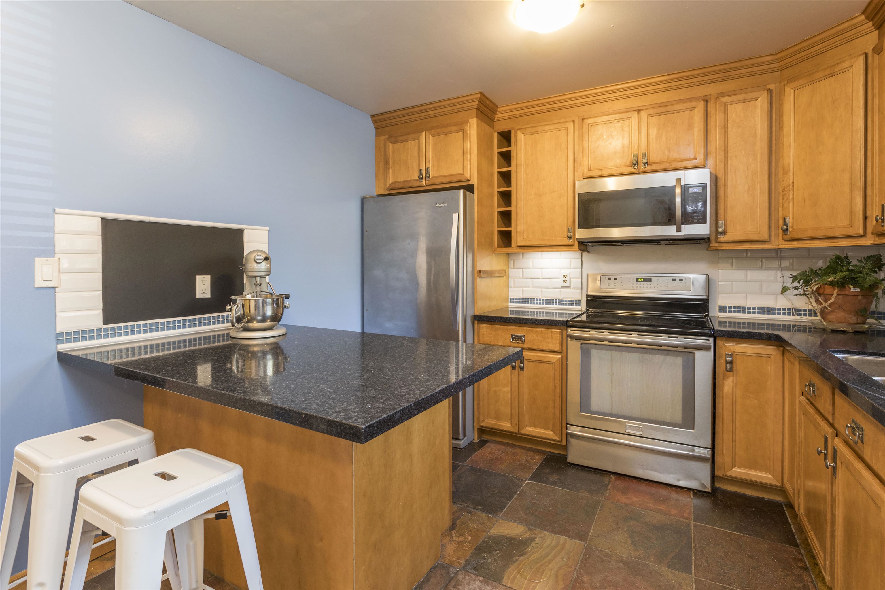 12101 Schmidt Crescent 1