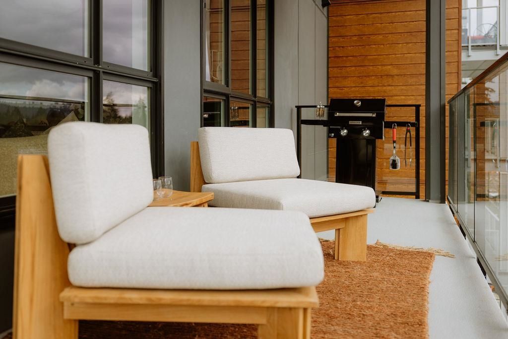 listing image 1106370302868835827