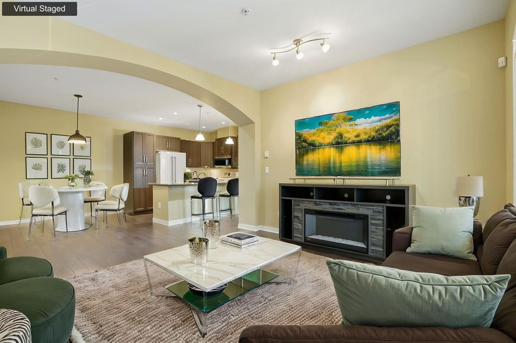 Photo of 33485 South Fraser Way #202, Abbotsford, BC V2S 8P9 (MLS # R3113943)