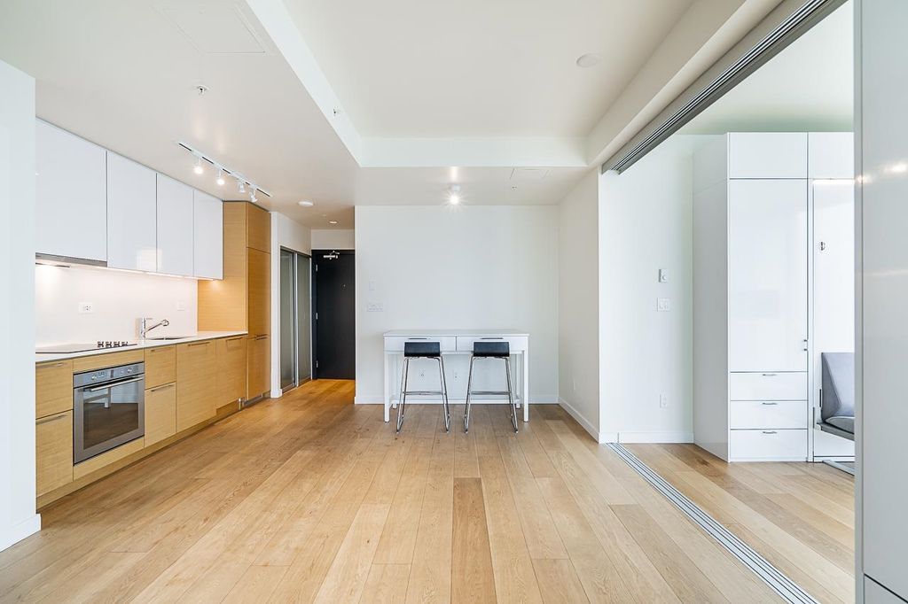 listing image 1104589615566783264