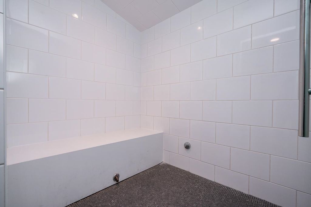 listing image 1106327324547984561