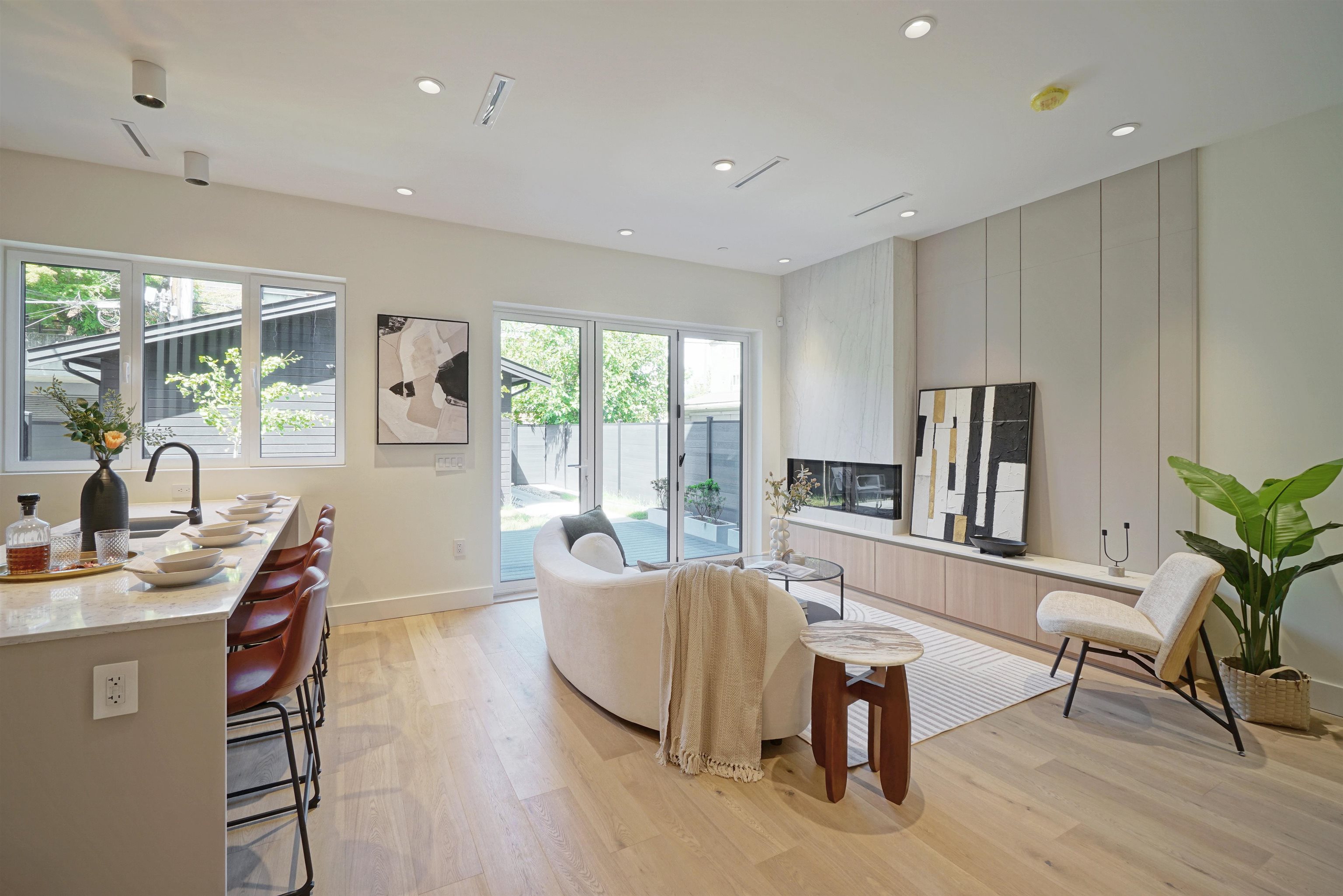 3315 W 10th Street 2